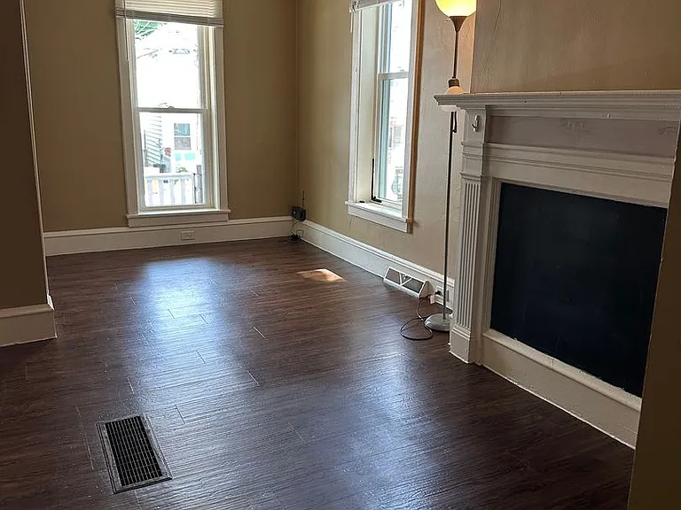 84 E Franklin St — Photo 7