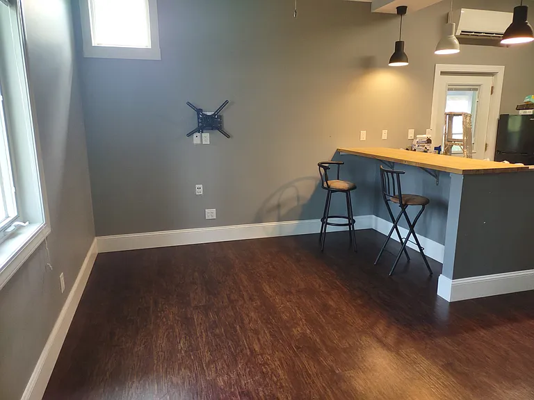2529 Broadway Ave — Photo 20