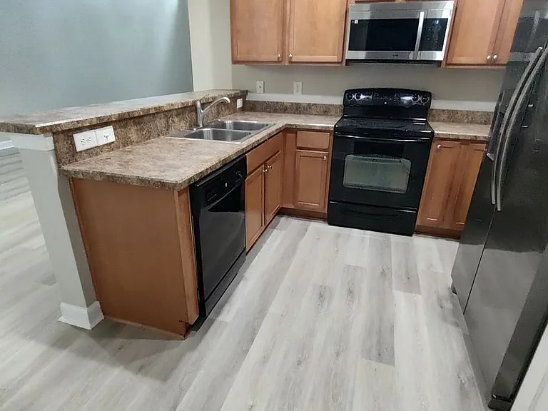 1032 Fairway Ln — Photo 35