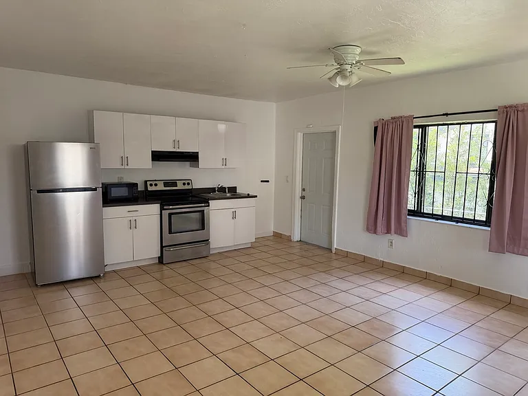 4761 NW 11th Ave #REAR — Photo 2