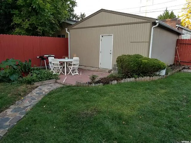 809 South 900 East - Upstairs — Photo 4