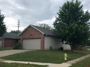 2846 W Woodbury St, Springfield, MO 65807