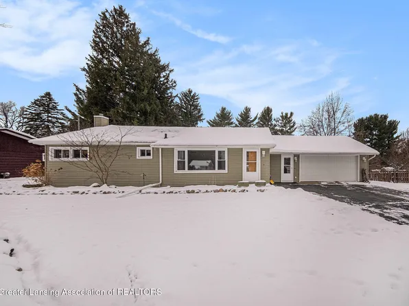 5400 Sharon Dr, Jackson, MI 49203