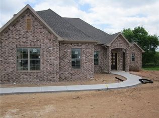 200 Grimsdell Cir, Cave Springs, AR 72718
