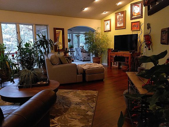 4th image of 2 Ermalinda Ln