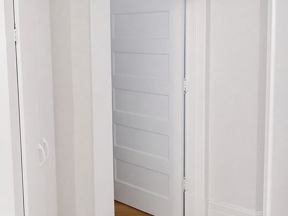 2nd image of 810 University Ave SE