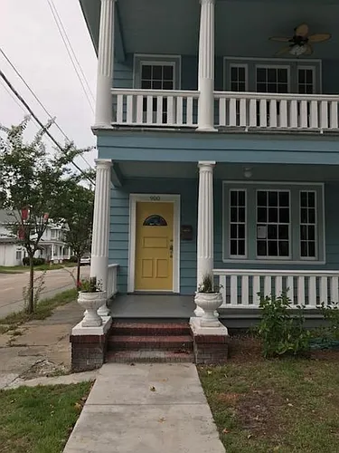 900 E Park Ave Photo 1