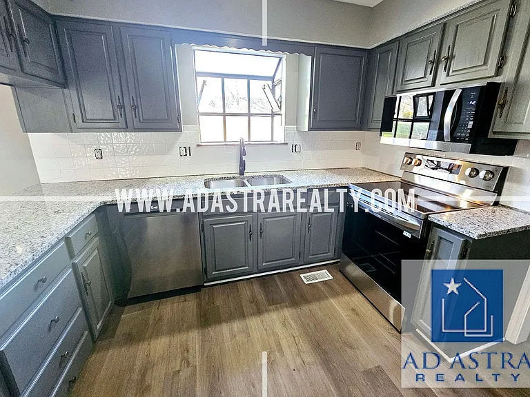11807 Caenen St — Photo 11