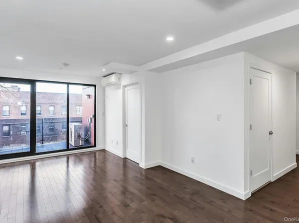 43-12 214th Place #4D, Bayside, NY 11361