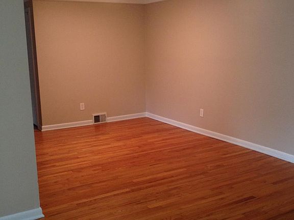 2nd image of 475 N Eton St