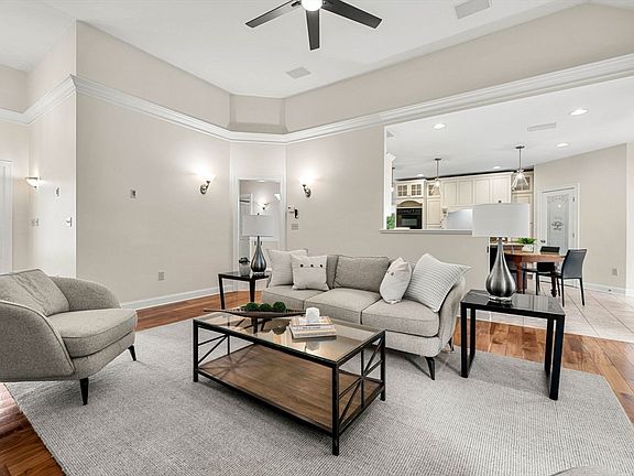 5th image of 20 Huckleberry Ln