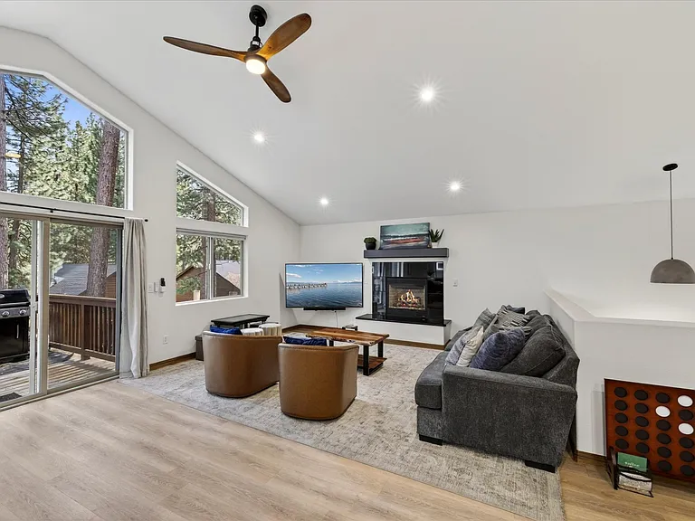 8772 Rainbow Ave — Photo 5