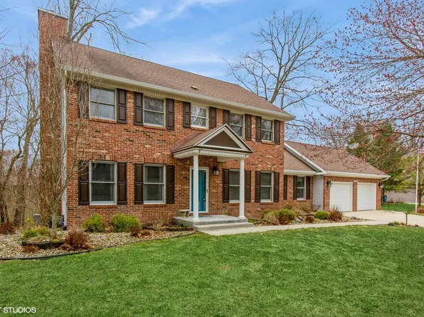 4296 White Pine Cir, Saint Joseph, MI 49085