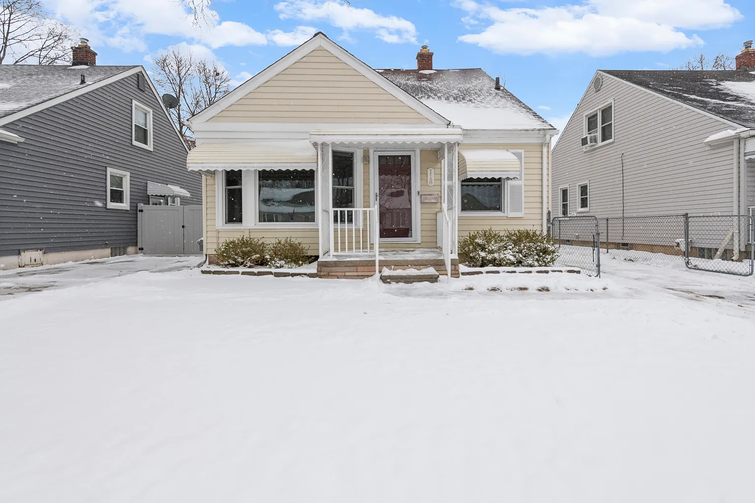 118 E Webster Rd photo 1