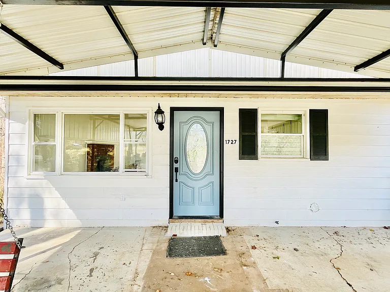 1727 Triangle Cir — Photo 3