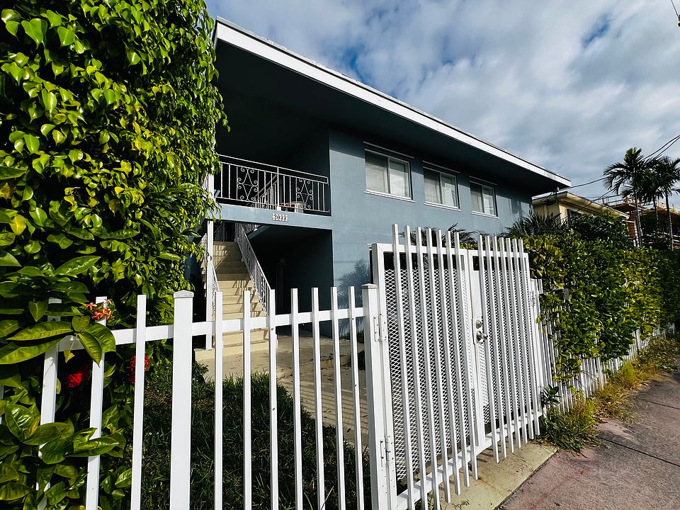 1st image of 2045 Calais Dr #4