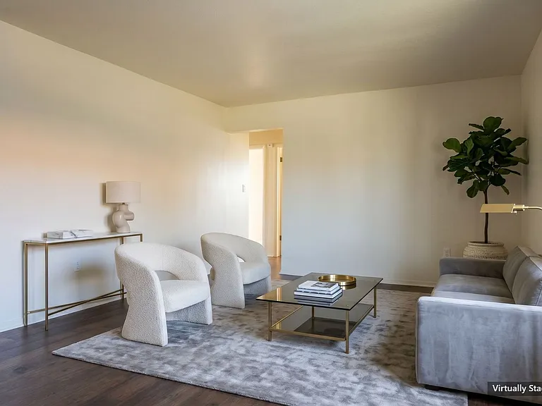 Available Now!! Free Pets & Utilities Included! Upgraded 3br Lakewood Apt With New Luxury Flooring — Photo 5