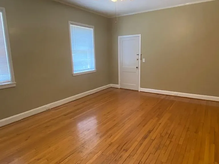 127 S Harden Street — Photo 11