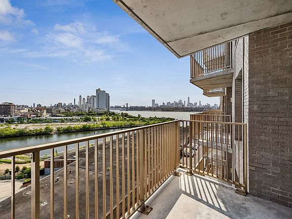 4th image of 16 West St #812