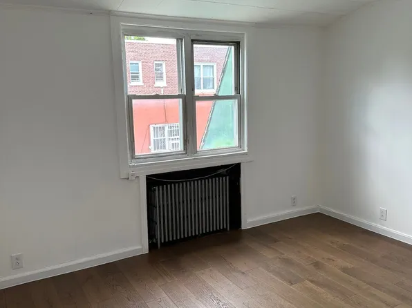 410 Thieriot Avenue image 8 of 16