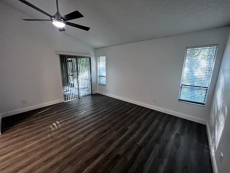 424 Newton Pl — Photo 5