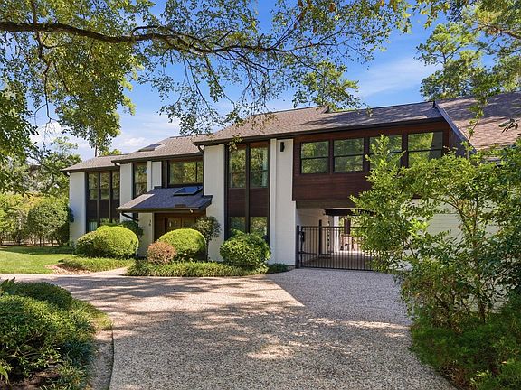 2nd image of 36 W Wedgewood Gln