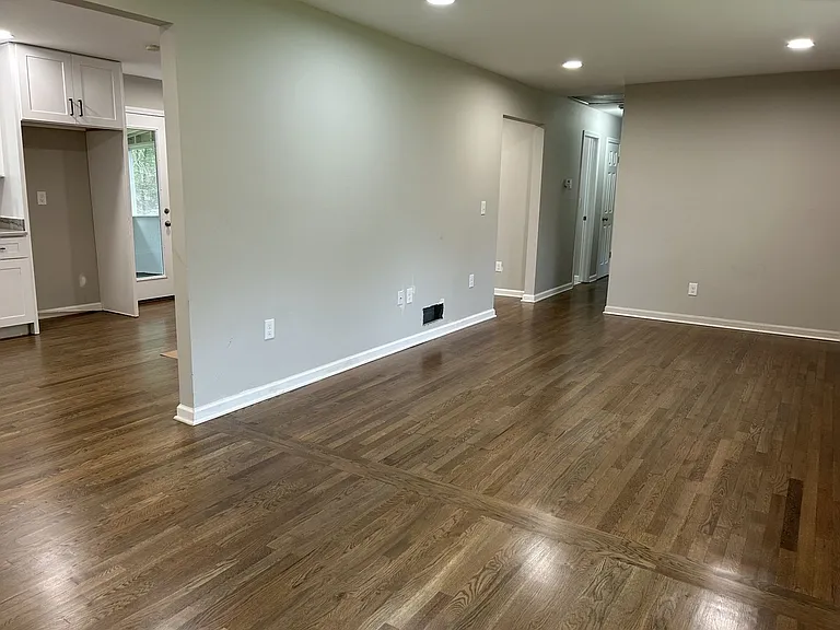 720 Jewel Pl SW — Photo 4