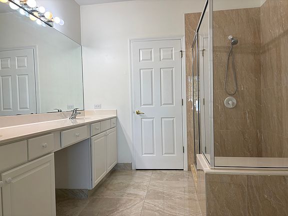 5th image of 1400 Tiffany Ln APT 2404