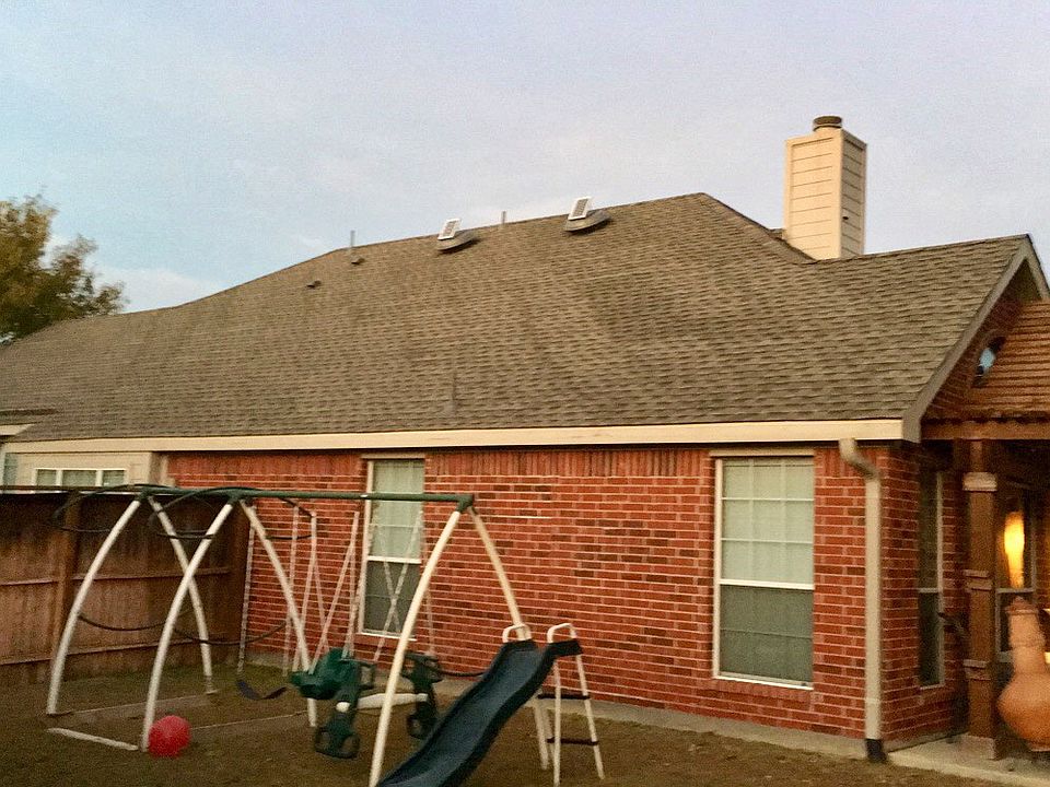 2nd image of 904 Noble Ave