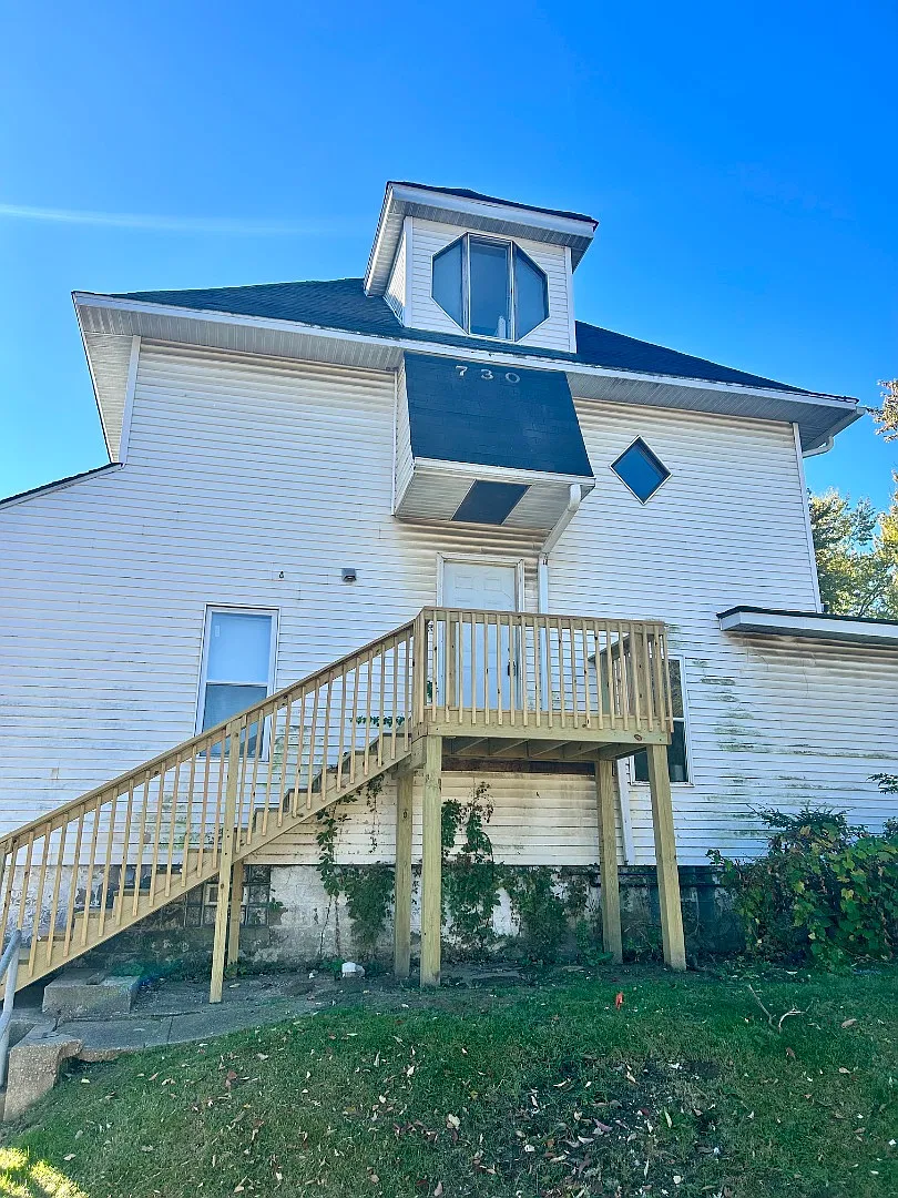 730 W Jefferson St — Photo 4