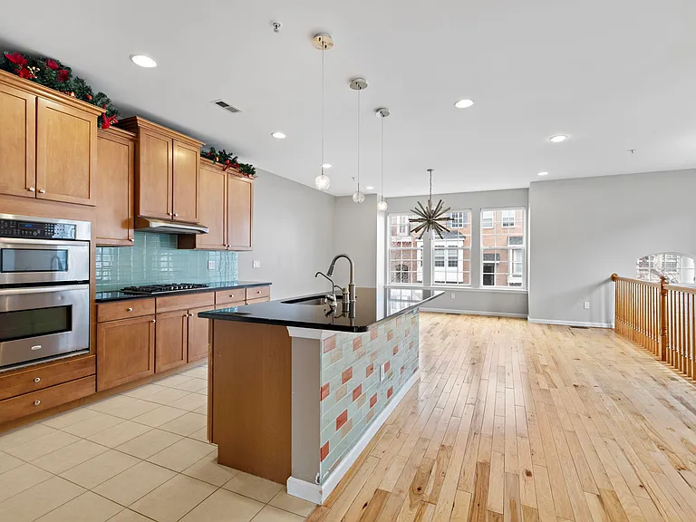 25 Creekside Ct — Photo 2