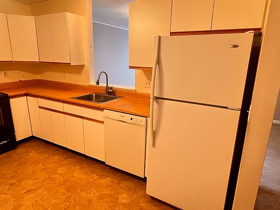 4th image of 13 Dallas Dr APT 305