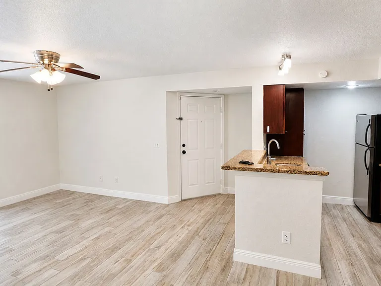 5156 Conroy Rd #16 — Photo 3