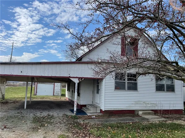 1201 Dakota Ave, Mattoon, IL 61938