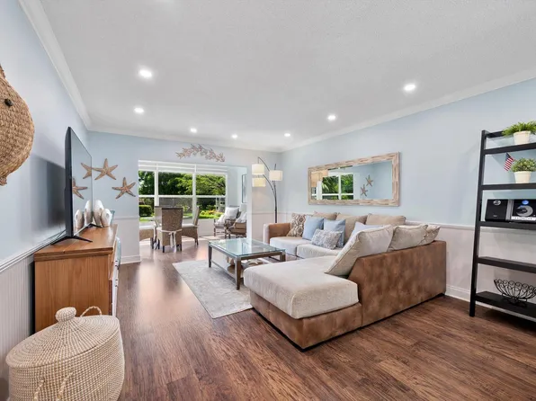 5171 W Oakland Park Boulevard #204, Lauderdale Lakes, FL 33313