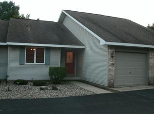 106 E Gatehouse Dr, Edmore, MI 48829