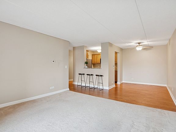 2nd image of 300 W Fullerton Ave #0