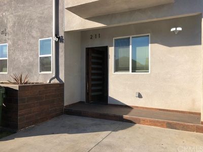 211 W 50th St, Los Angeles, CA, 90037