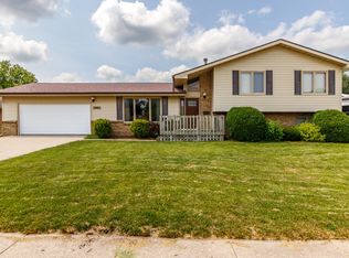 2861 Monroe Dr, Ames, IA 50010