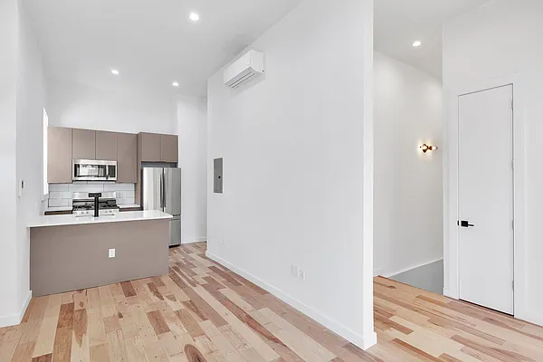 Rented by (Legacy) Tri Hill Realty Group LLC | media 21