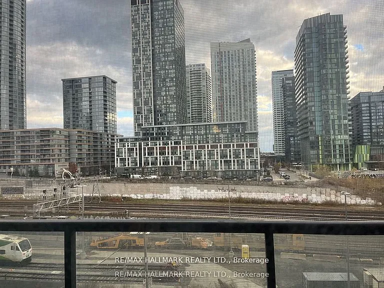 560 Front St W #428 — Photo 47