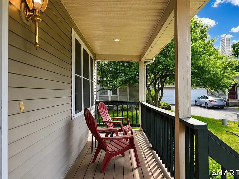 2202 Meadowview Dr #2202 — Photo 2