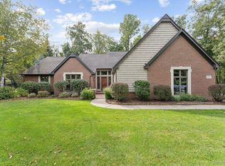 8707 Voigt Ave, Grosse Ile, MI 48138