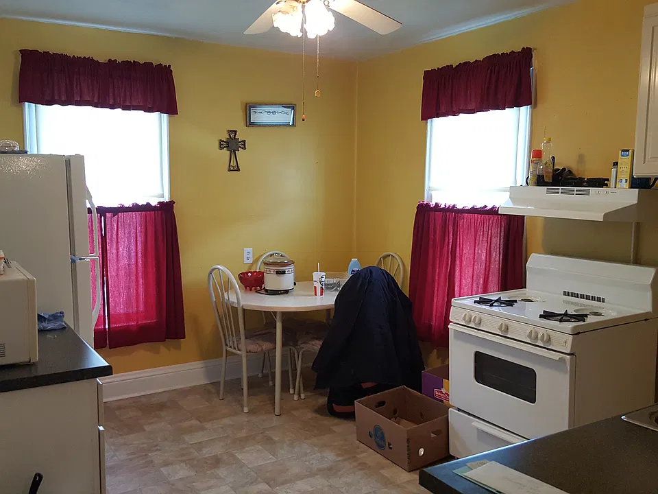 352 Winona St #1/2