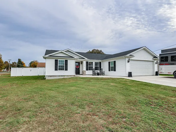 110 Parkway Dr, Mayfield, KY 42066
