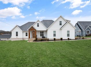 1718 Ardemagni Rd, Springdale, AR 72762