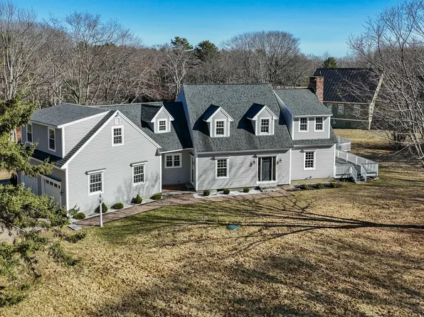 225 Beachwood Avenue, Kennebunkport, ME 04046