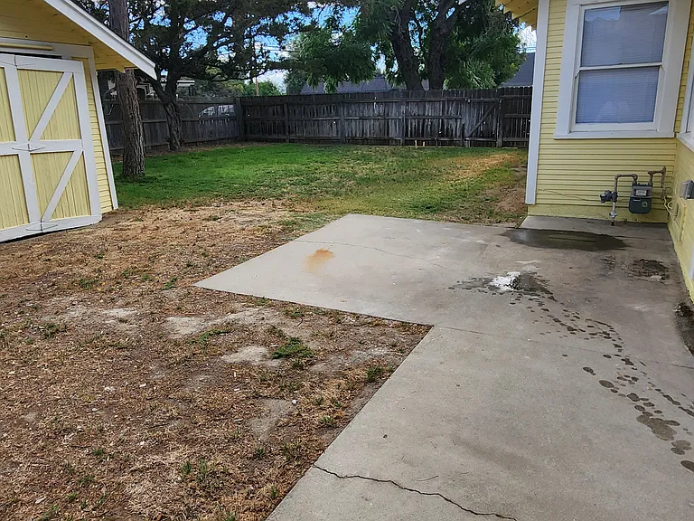 401 N Cherry St — Photo 35