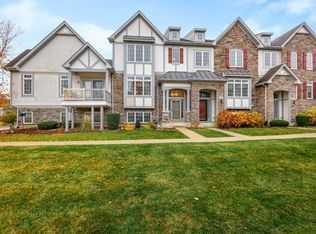 256 Edmundton Cir, Carol Stream, IL 60188