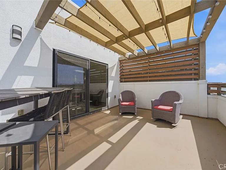 1660 Topanga — Photo 10